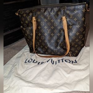 Louis Vuitton MM totally shoulder bag